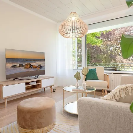 Apartment Marina Breeze