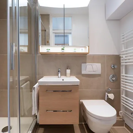 Marina Breeze Apartment